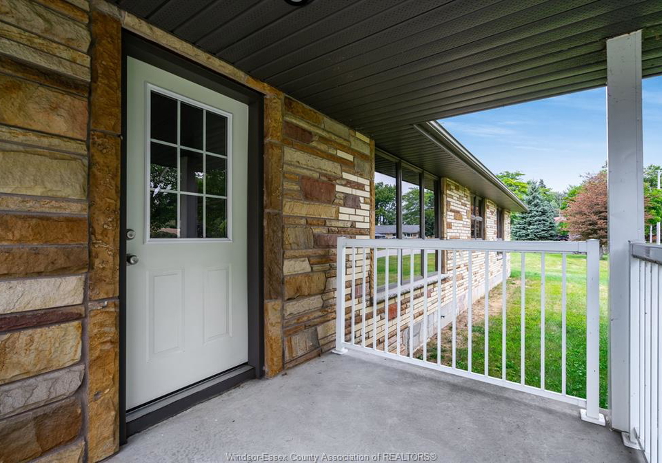 3-stewart-leamington-ontario-26021207