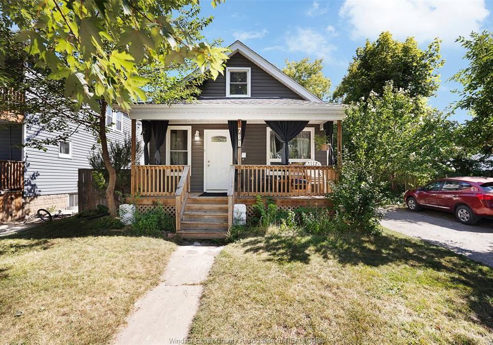 768-mckay-windsor-ontario-26021209