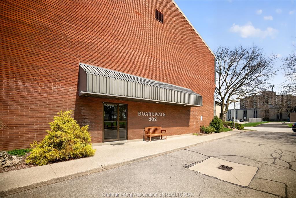 202-campus-parkway-chatham-ontario-26021215