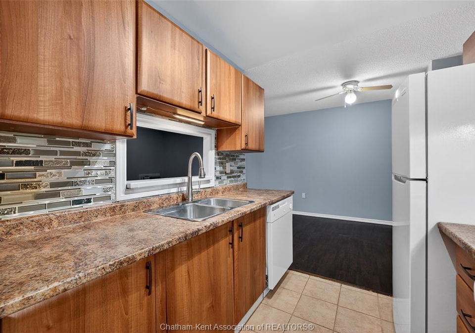 202-campus-parkway-chatham-ontario-26021215