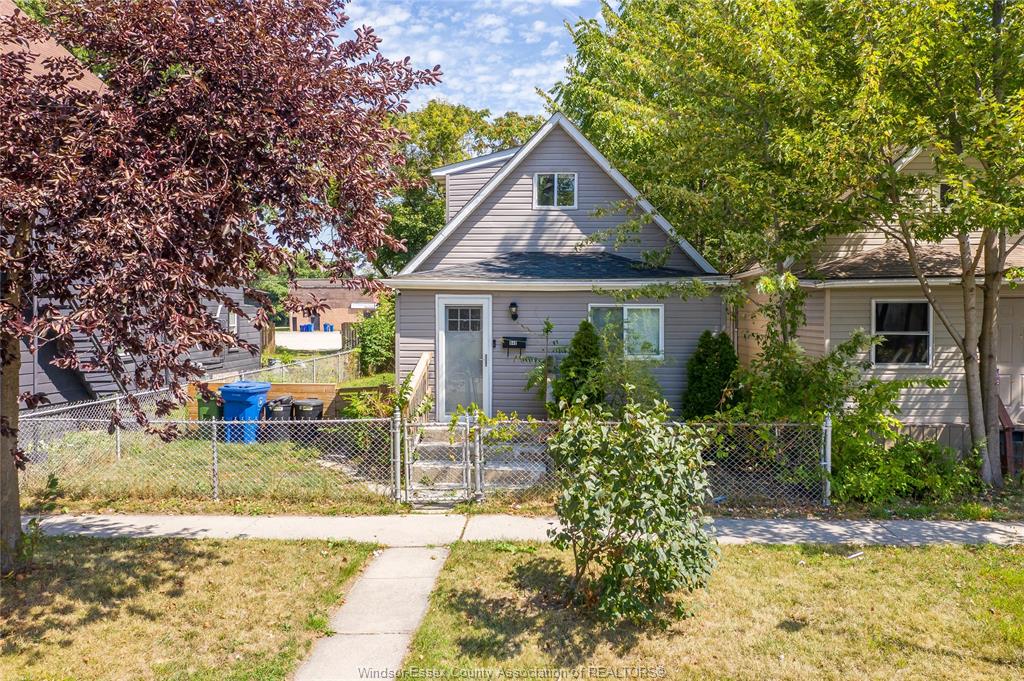 942-maisonville-windsor-ontario-26021219