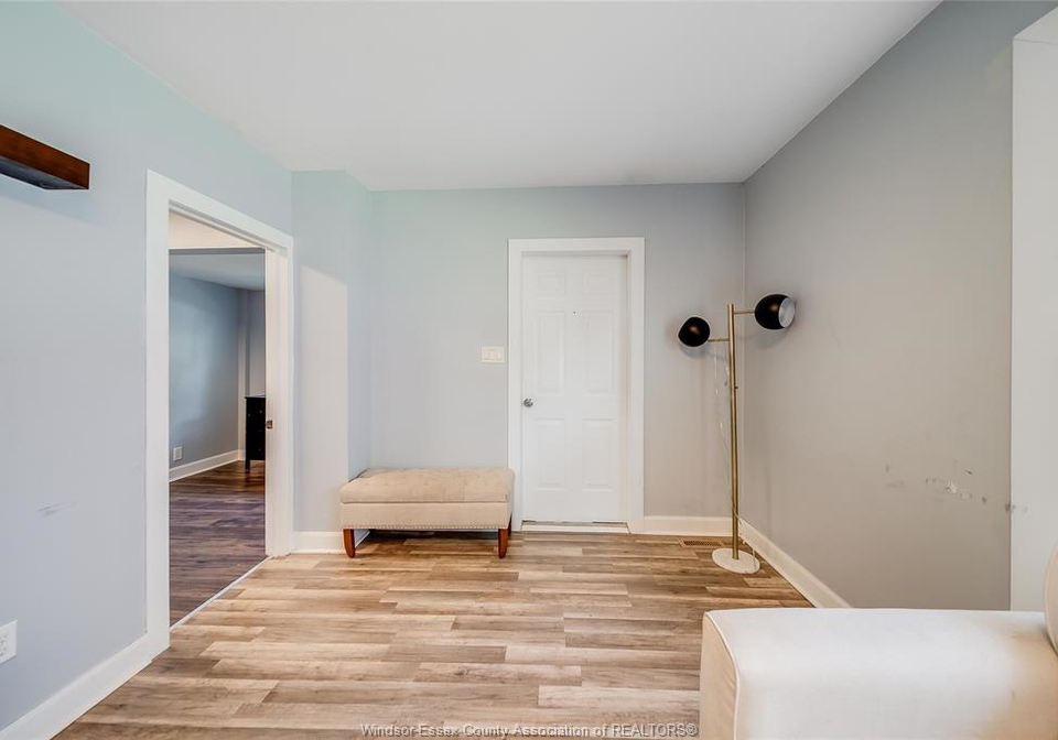 942-maisonville-windsor-ontario-26021219
