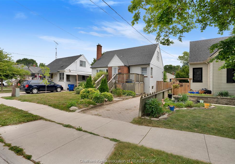 12-mckinnon-drive-chatham-ontario-26021222