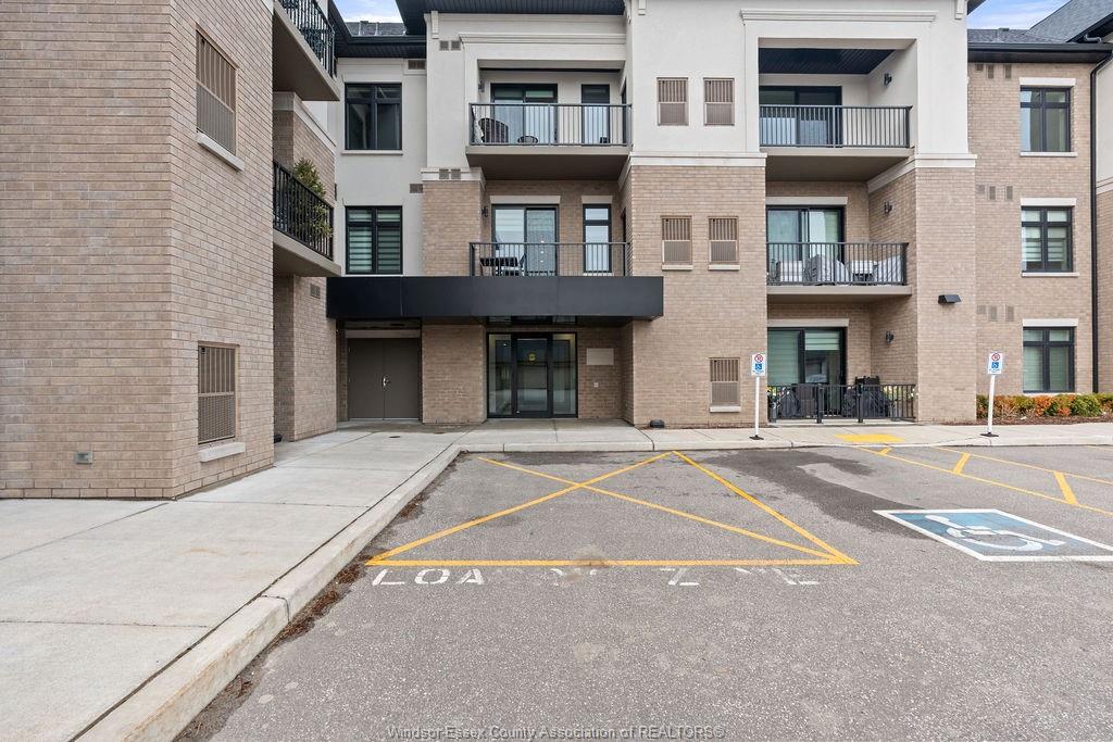 1855-wyoming-lasalle-ontario-26021229