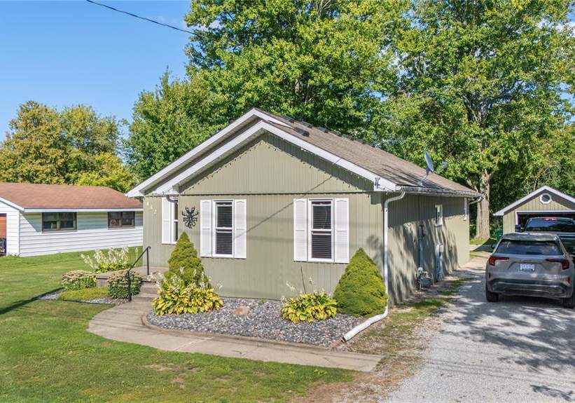 452-maude-street-petrolia-ontario-26021237