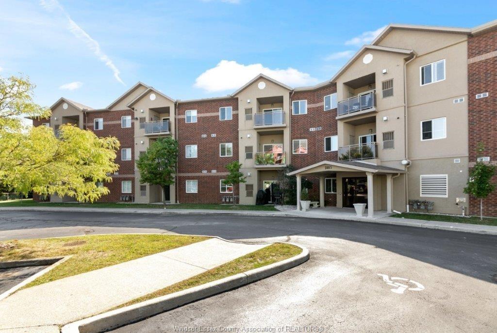 1885-westview-park-boulevard-lasalle-ontario-26021246