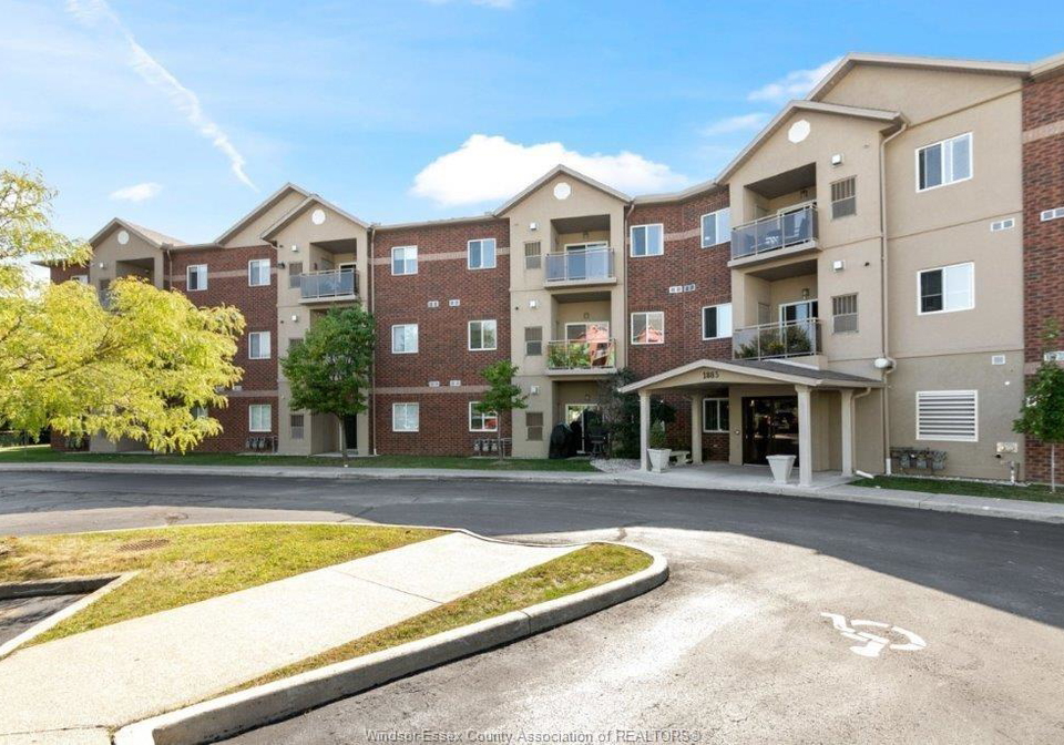 1885-westview-park-boulevard-lasalle-ontario-26021246