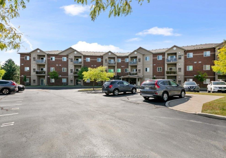 1885-westview-park-boulevard-lasalle-ontario-26021246