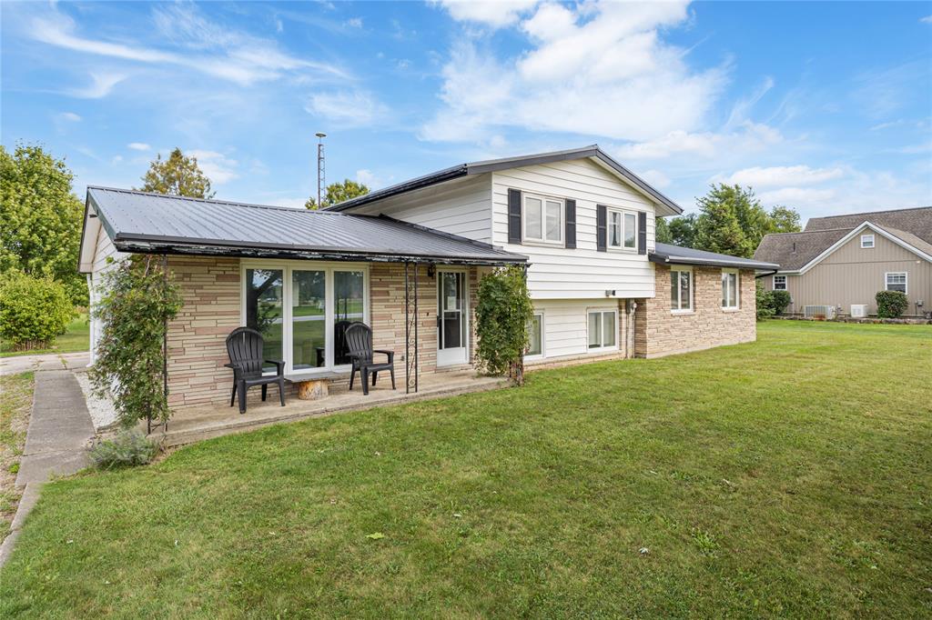 7882-7884-rawlings-road-lambton-shores-ontario-26021259