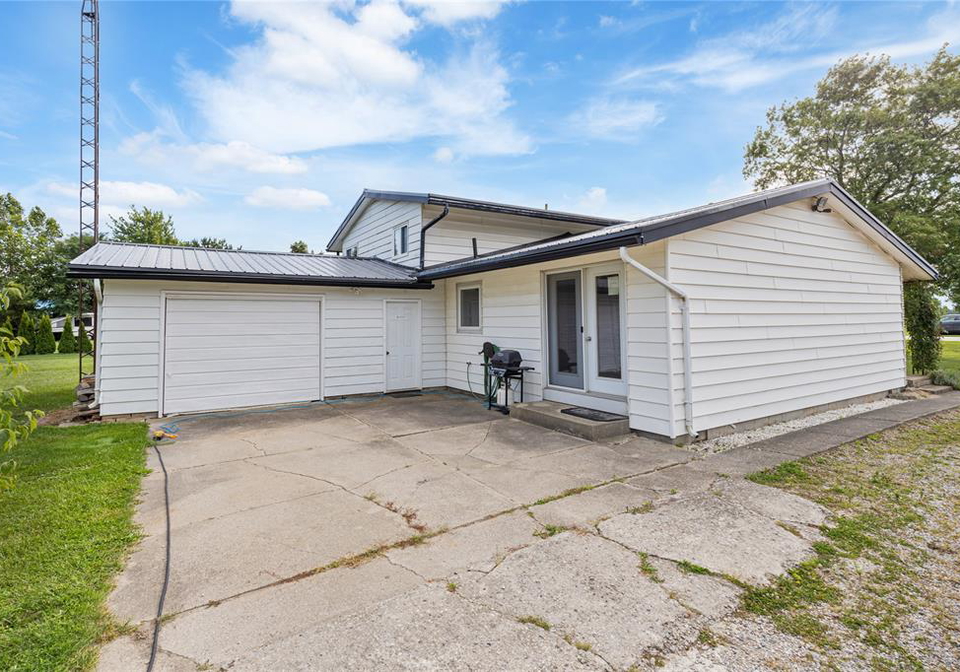 7882-7884-rawlings-road-lambton-shores-ontario-26021259