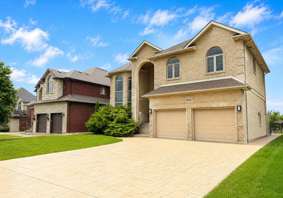 1441-stoneybrook-crescent-windsor-ontario-26021268