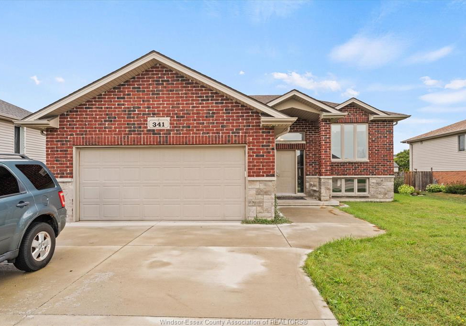 341-piroli-crescent-lakeshore-ontario-26021270