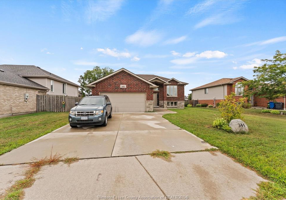 341-piroli-crescent-lakeshore-ontario-26021270