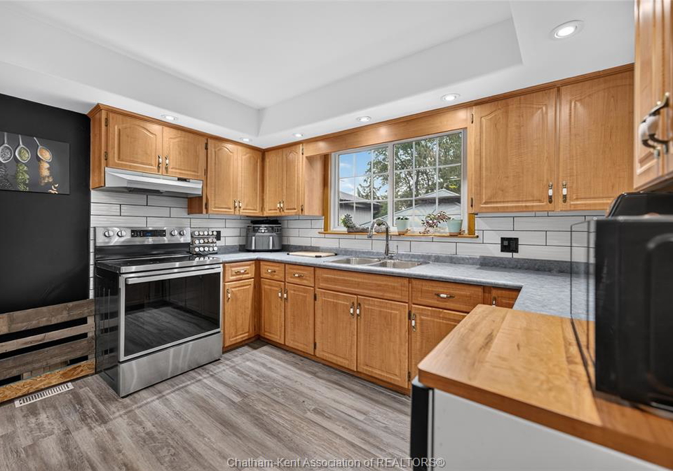 447-sydenham-street-dresden-ontario-26021272