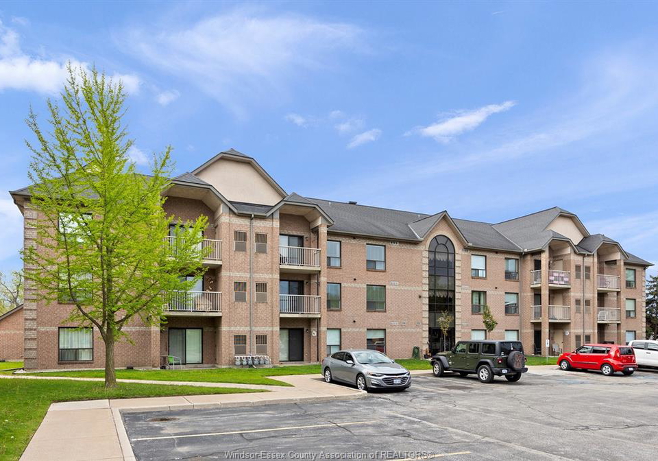 451-grand-marais-road-west-windsor-ontario-26021280