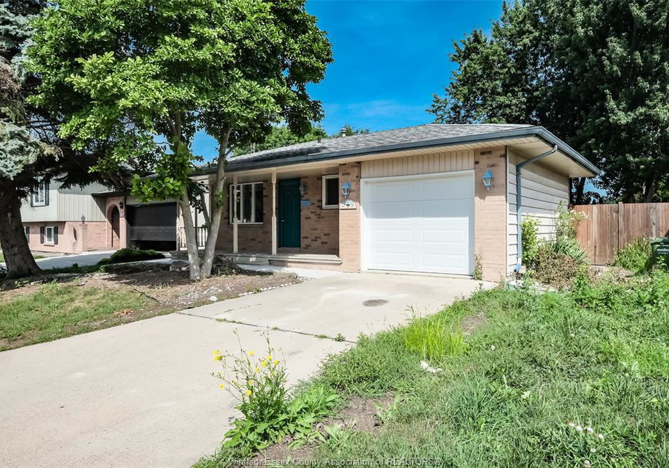 3309-aurora-drive-windsor-ontario-26021281