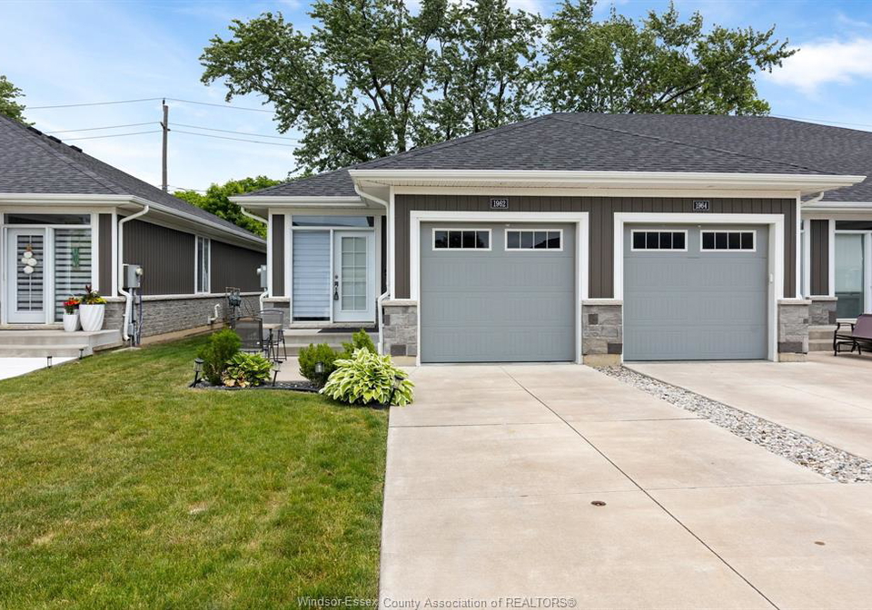 1962-ethan-court-windsor-ontario-26021307