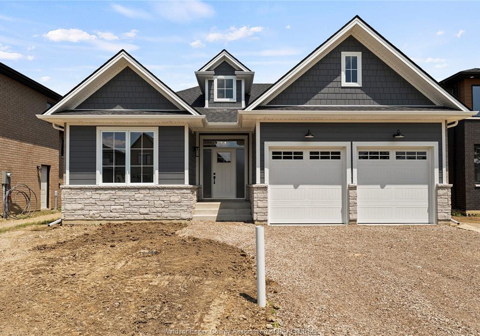 5209-rafael-street-tecumseh-ontario-26021320