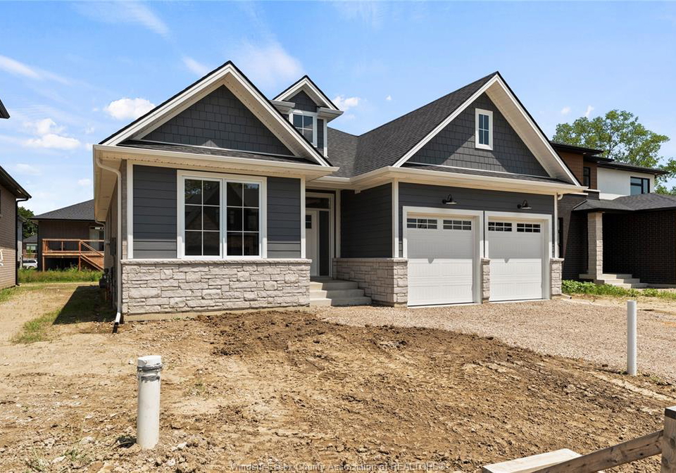 5209-rafael-street-tecumseh-ontario-26021320