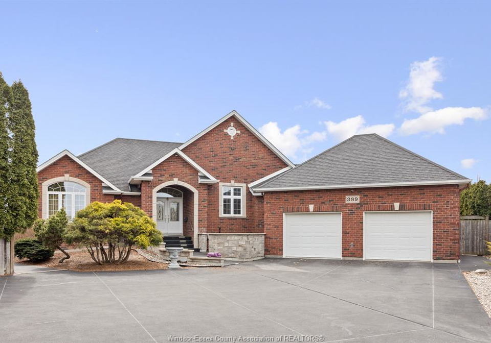 389-pinehurst-drive-lakeshore-ontario-26021326