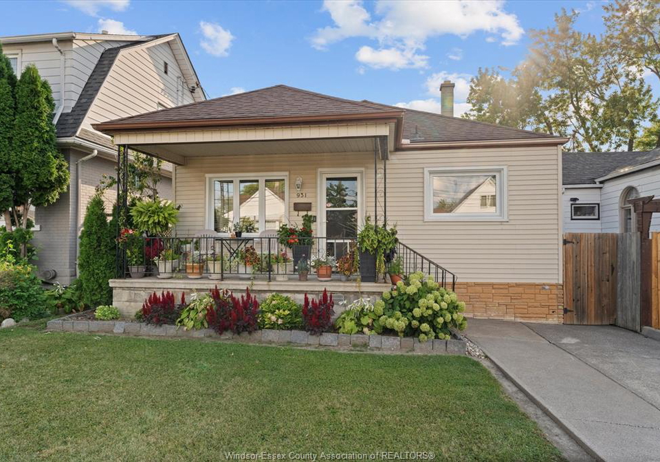 931-lillian-avenue-windsor-ontario-26021335