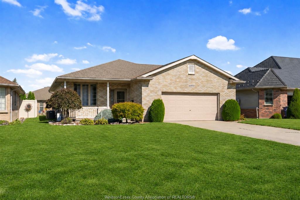 653-mcnaughton-avenue-west-chatham-ontario-26021339