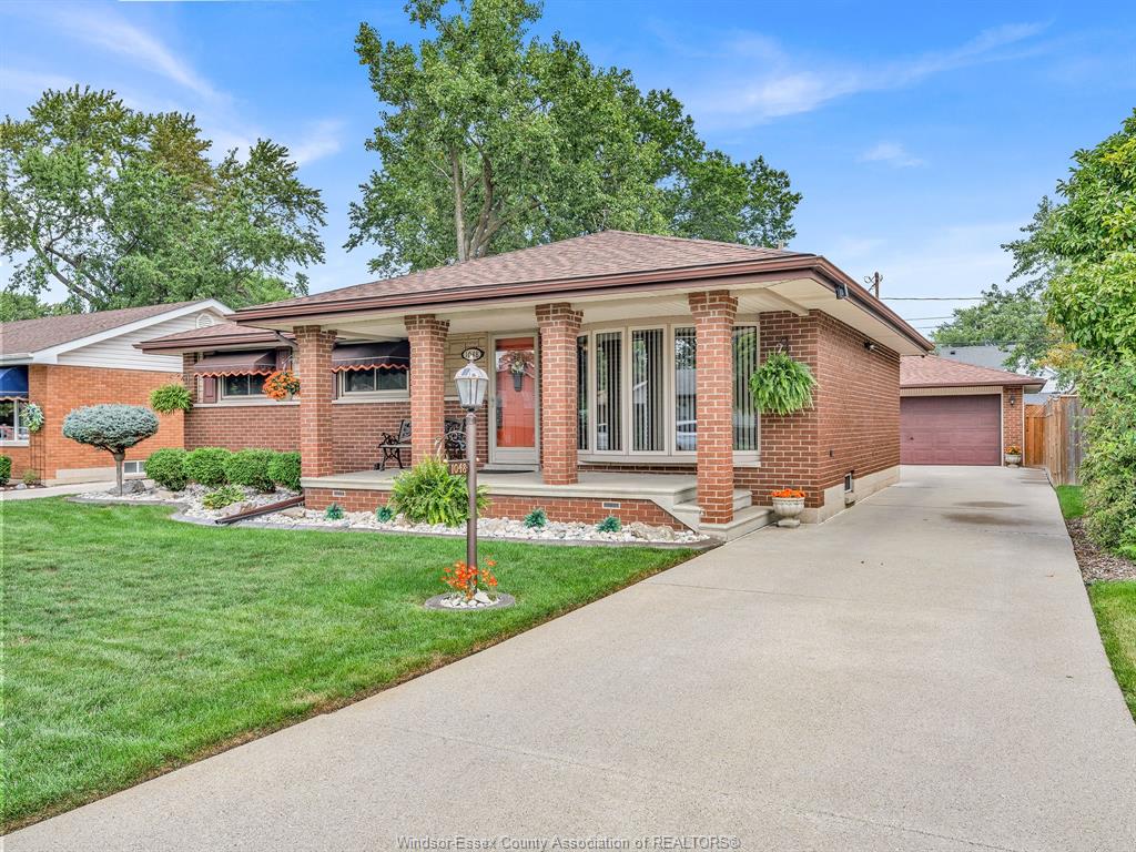 1048-coventry-court-windsor-ontario-26021356