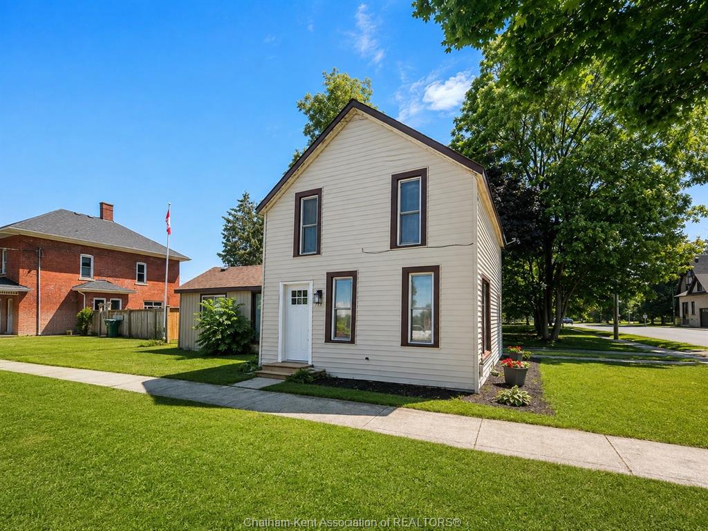 579-centre-street-dresden-ontario-26021359