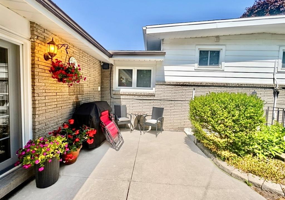 1669-cherrylawn-windsor-ontario-26021364
