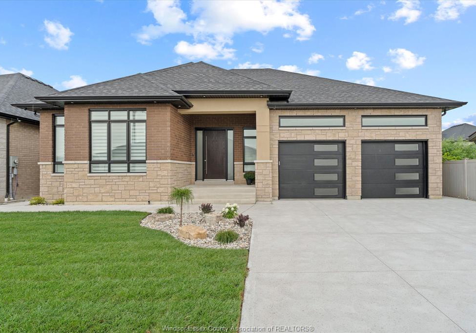 6215-chestnut-street-lasalle-ontario-26021370