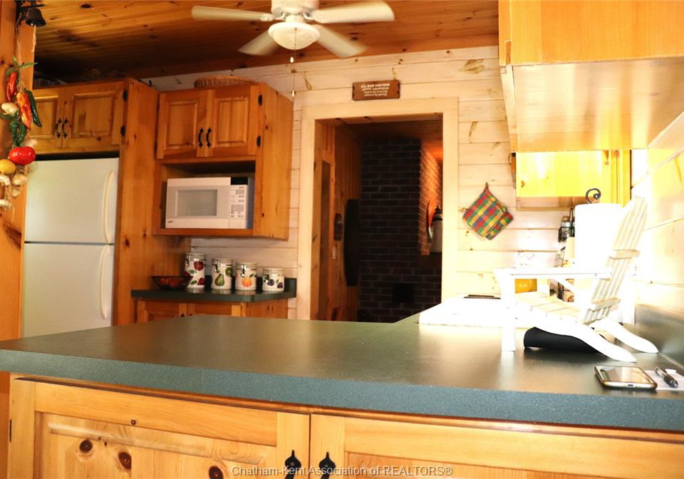 17818-lakeshore-road-rondeau-park-ontario-26021378