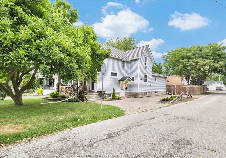 209-joseph-street-chatham-kent-ontario-26021380