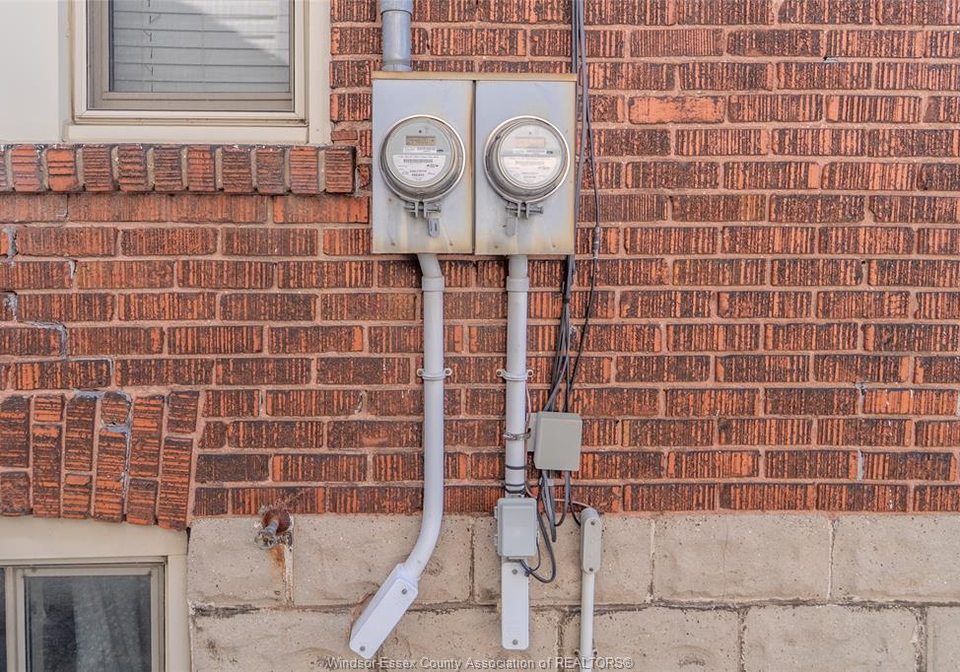 1135-janette-avenue-windsor-ontario-26021384