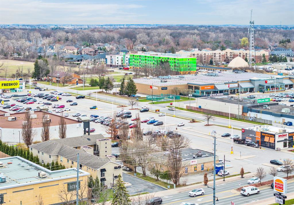 5830-malden-lasalle-ontario-26021399