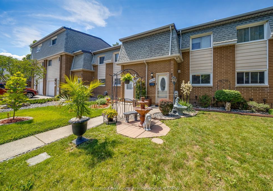 2629-vine-court-windsor-ontario-26021403