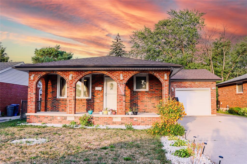 2732-armstrong-avenue-windsor-ontario-26021405