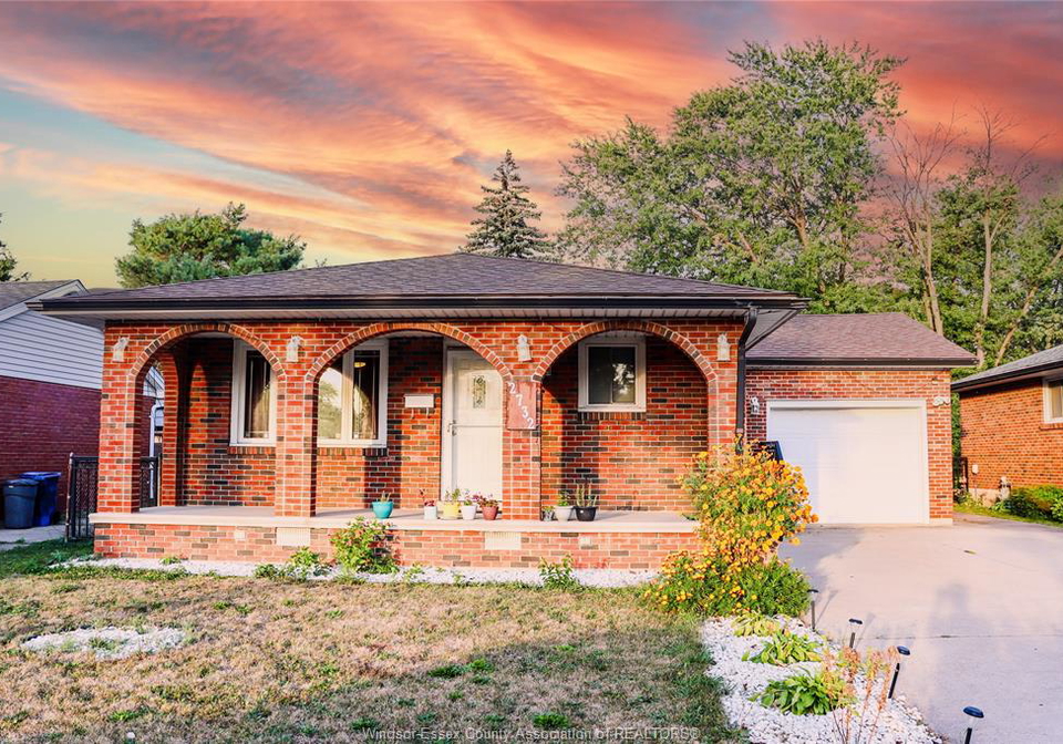2732-armstrong-avenue-windsor-ontario-26021405