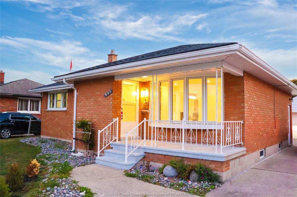 951-riverdale-windsor-ontario-26021406