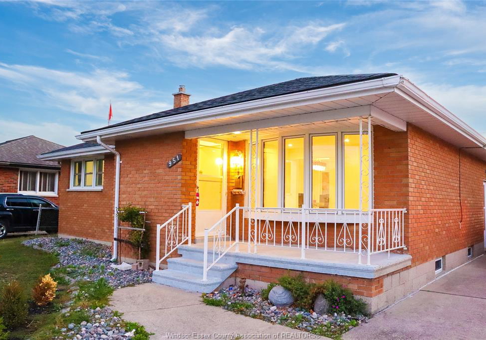 951-riverdale-windsor-ontario-26021406