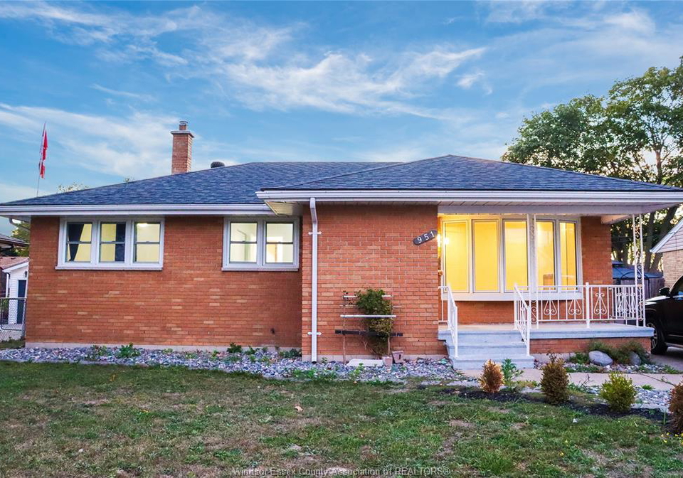 951-riverdale-windsor-ontario-26021406