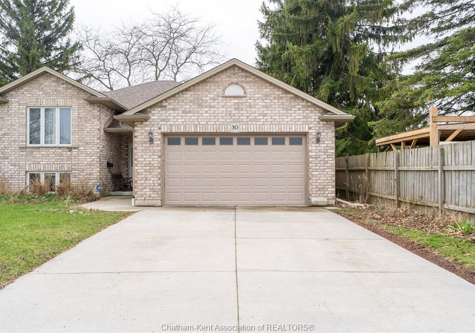 30-st-michael-avenue-chatham-ontario-26021407