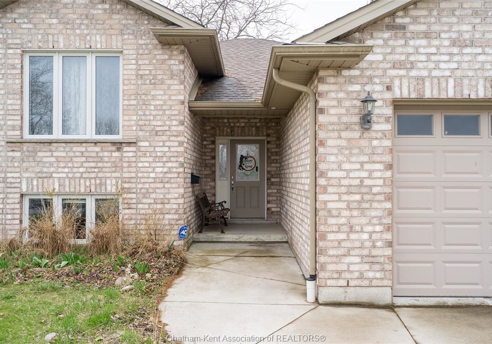 30-st-michael-avenue-chatham-ontario-26021407