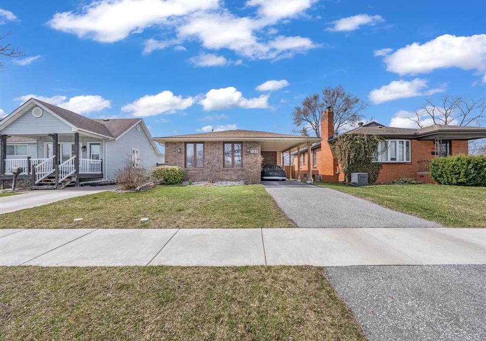 1031-eastlawn-windsor-ontario-26021417
