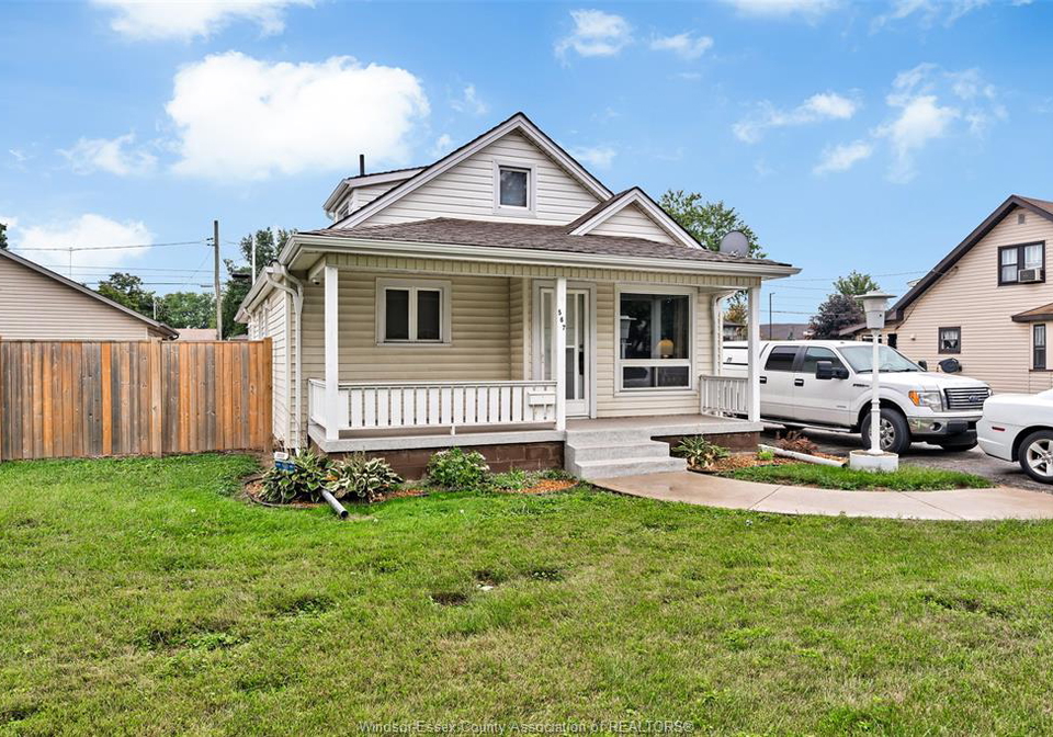 567-edinborough-windsor-ontario-26021421