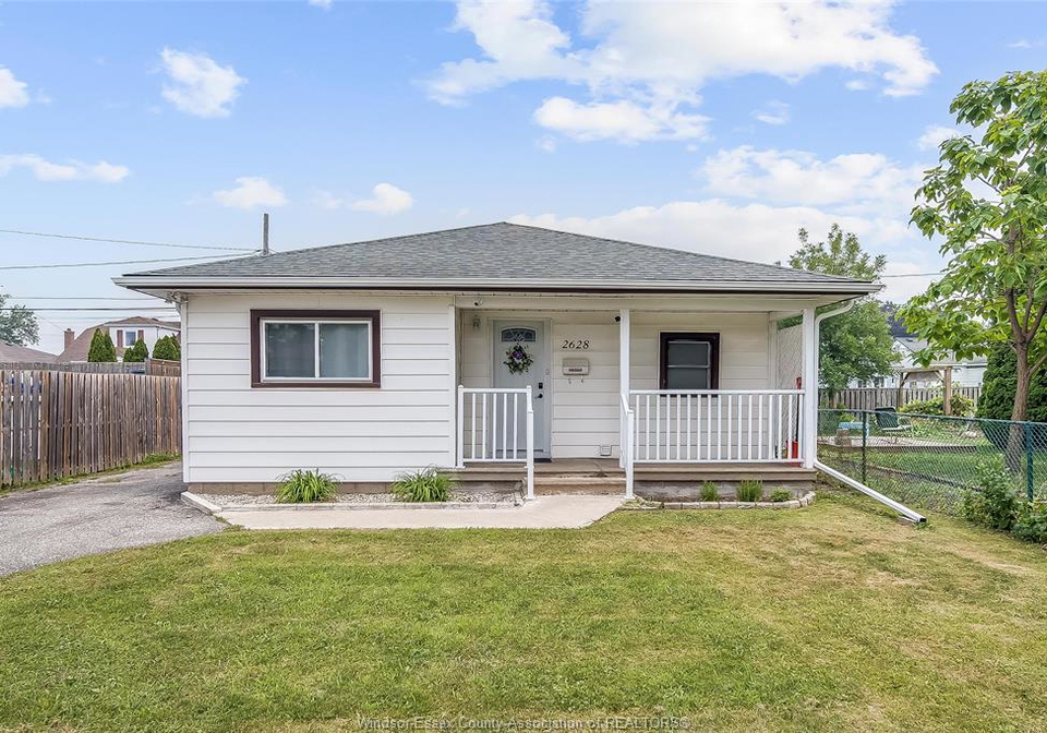 2628-meighen-road-windsor-ontario-26021428