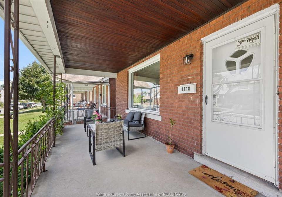 1118-louis-avenue-windsor-ontario-26021429