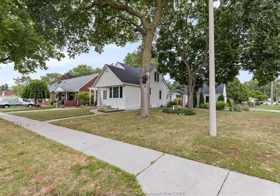 890-glidden-windsor-ontario-26021430