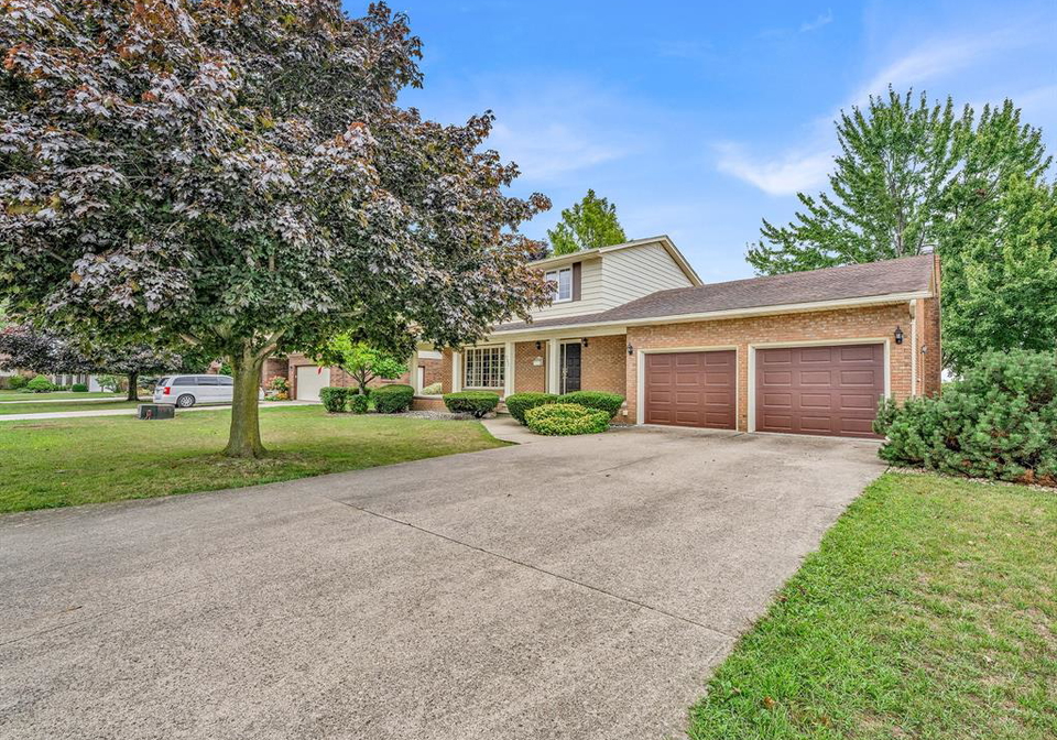 132-lydia-amherstburg-ontario-26021434