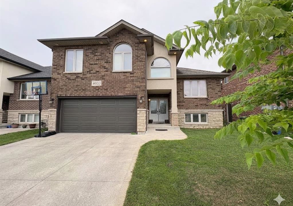 4033-cosenza-street-windsor-ontario-26021436