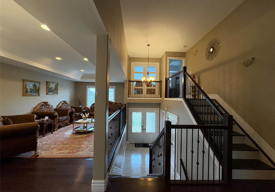 4033-cosenza-street-windsor-ontario-26021436